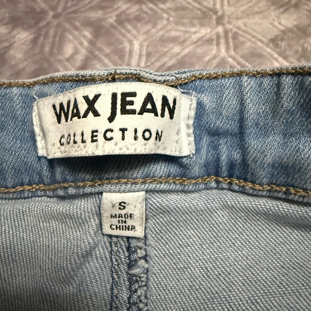 American Eagle Distressed Blue Denim Shorts Set 1 pair is wax - Picture 3 of 4